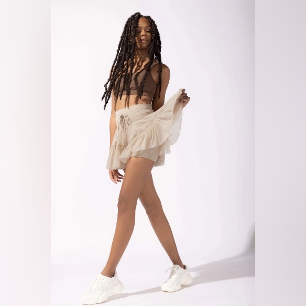 POPFLEX Pirouette Skort - Café au Lait
Size: L